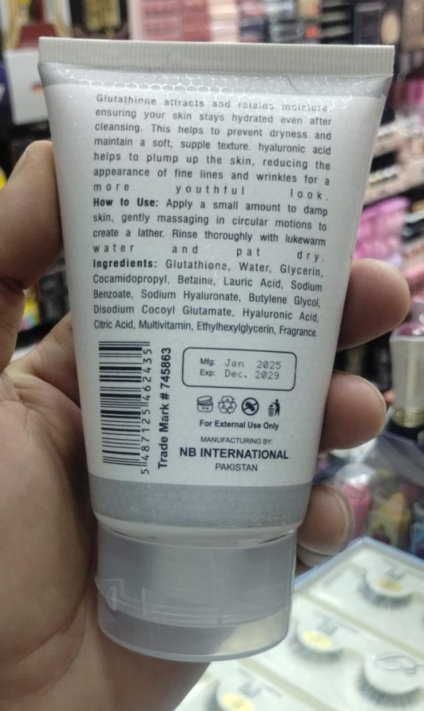 Gluta White Original Skin Brightening Face Wash – Glow Naturally! 120 Ml